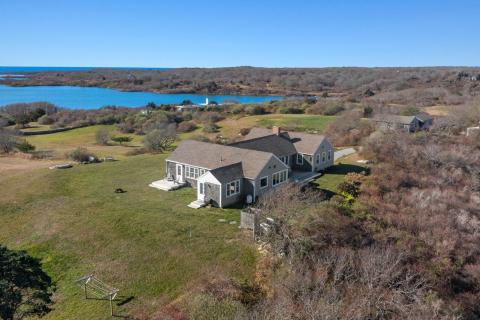 Single Family Home For Sale in Chilmark #42690